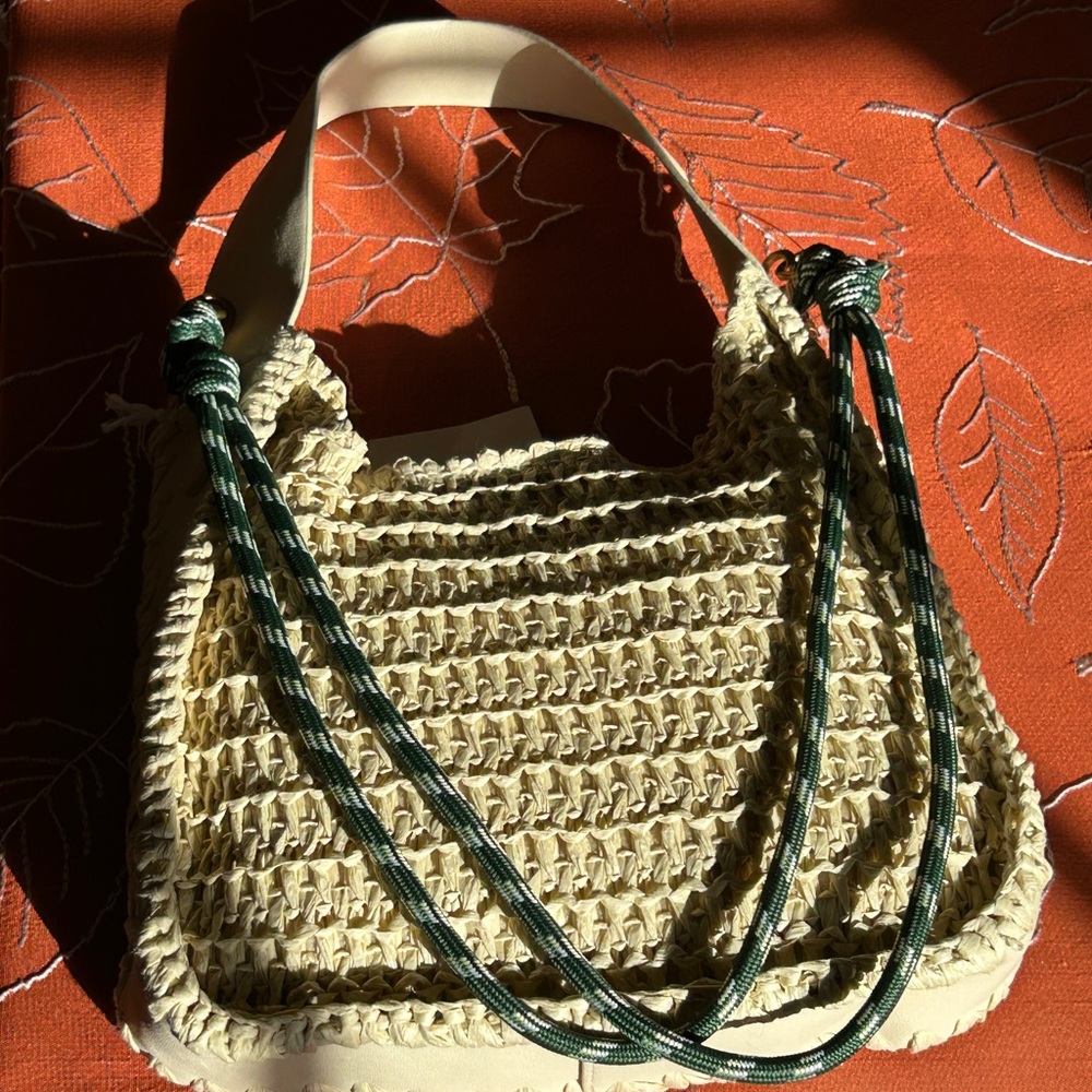 Cream Woven Hand + Shoulder Bag with Cream or Green Adjustable Strap NEW! - Picture 10 of 14